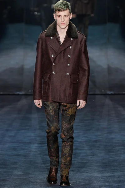 Look 15